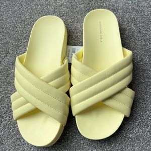 American Eagle outfitters yellow slides. Size 7